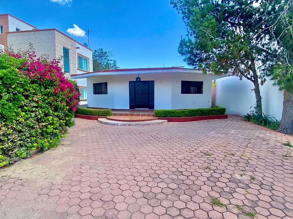 CASA EN VENTA EN FRACCIONAMIENTO CLUB DE GOLF TEQUISQUIAPAN QRO. -43