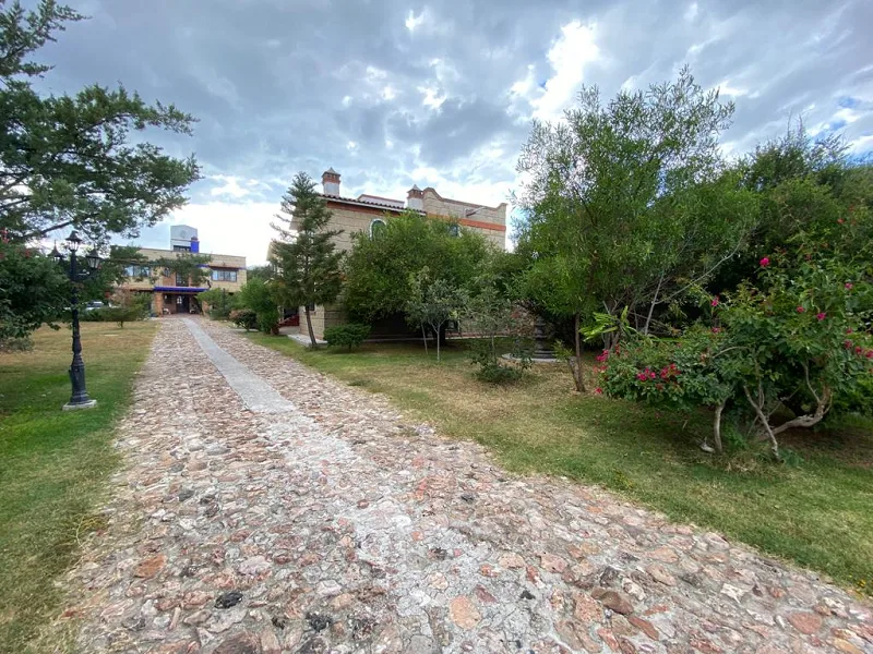HERMOSA FINCA EN VENTA EN LA TORTUGA TEQUISQUIAPAN QUERETARO