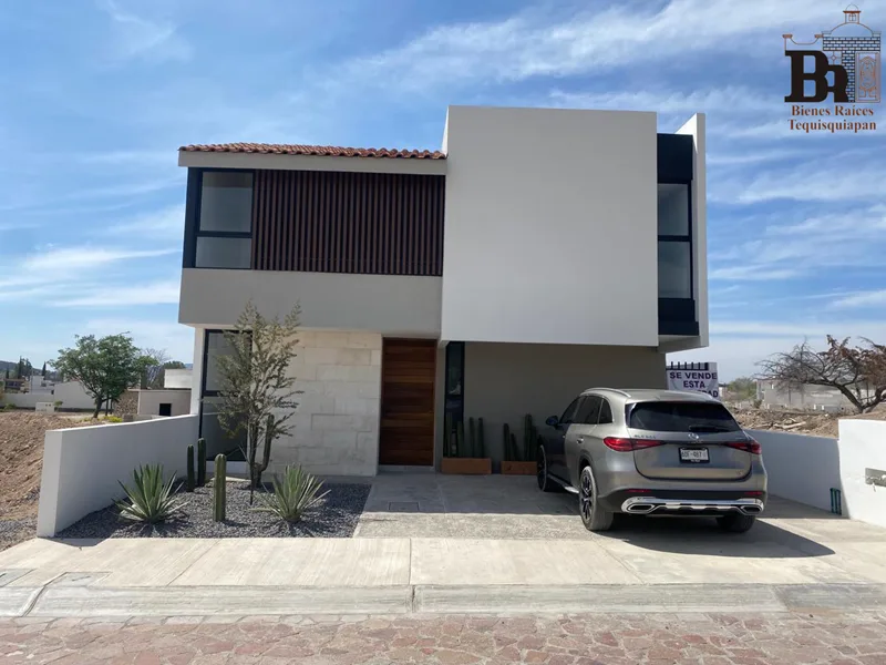 HERMOSA CASA EN VENTA EN FRACC. QUINTAS RESIDENCIALES TEQUISQUIAPAN QRO.