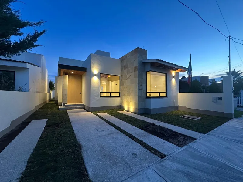CASA EN VENTA EN FRACC. HACIENDAS RESIDENCIALES EN TEQUISQUIAPAN